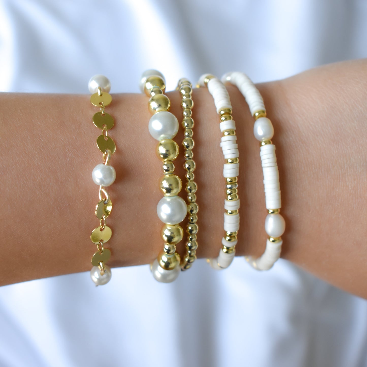 Heishi Pearl Strecthy Bracelet